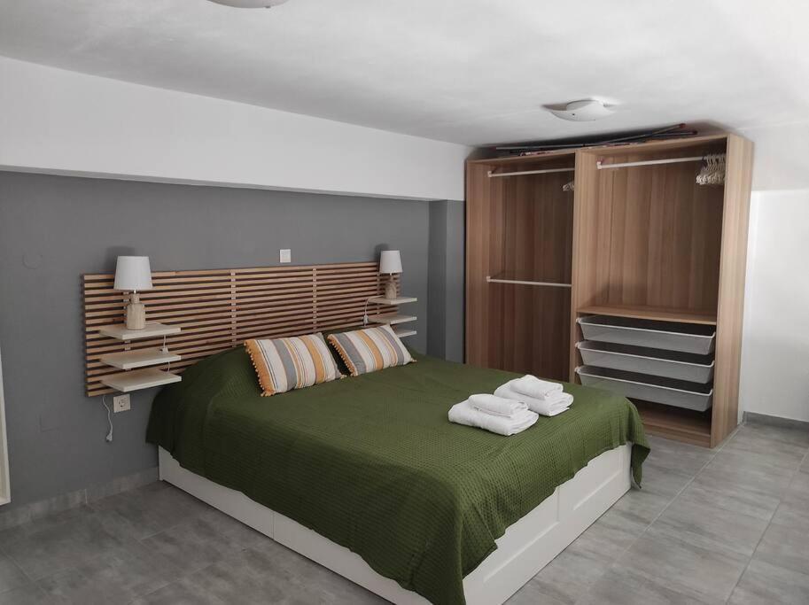 Oliva Loft Appartement Ermoupoli Buitenkant foto